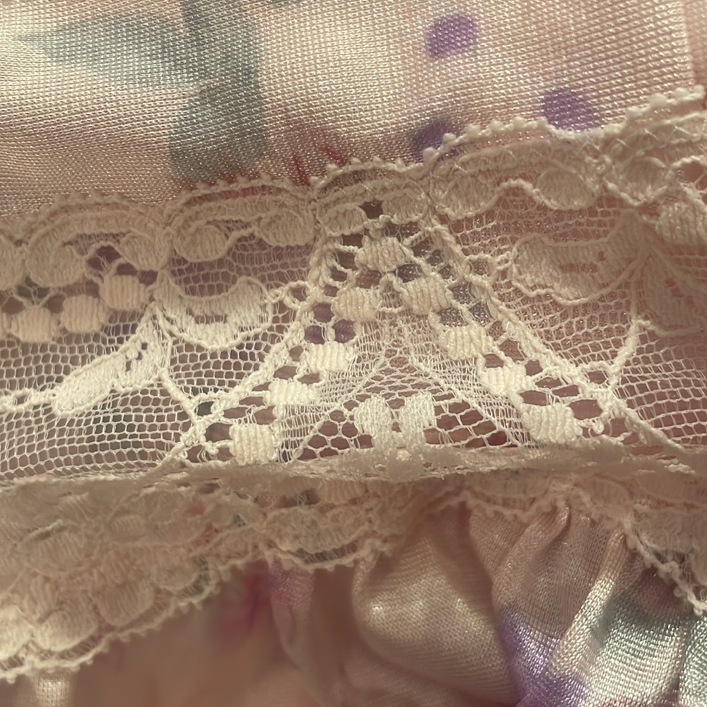Vintage VANITY FAIR floral print nightgown . Size SMALL - Picture 12 of 14